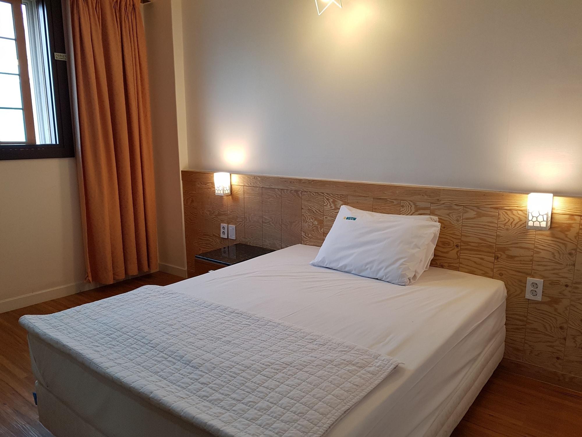 Daegu Hilltop Hotel Екстер'єр фото