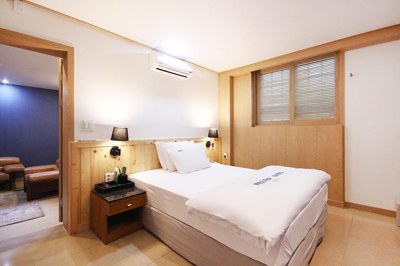 Daegu Hilltop Hotel Екстер'єр фото