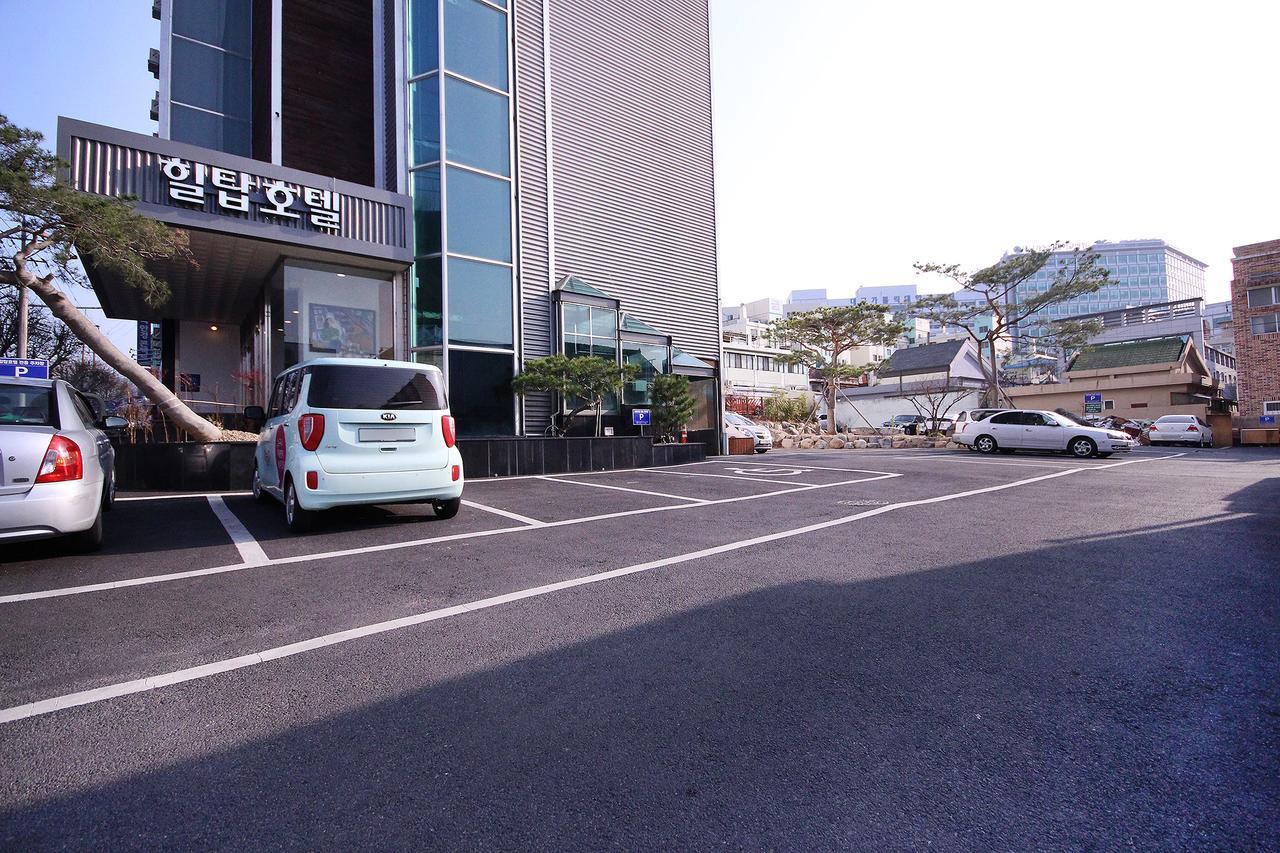 Daegu Hilltop Hotel Екстер'єр фото